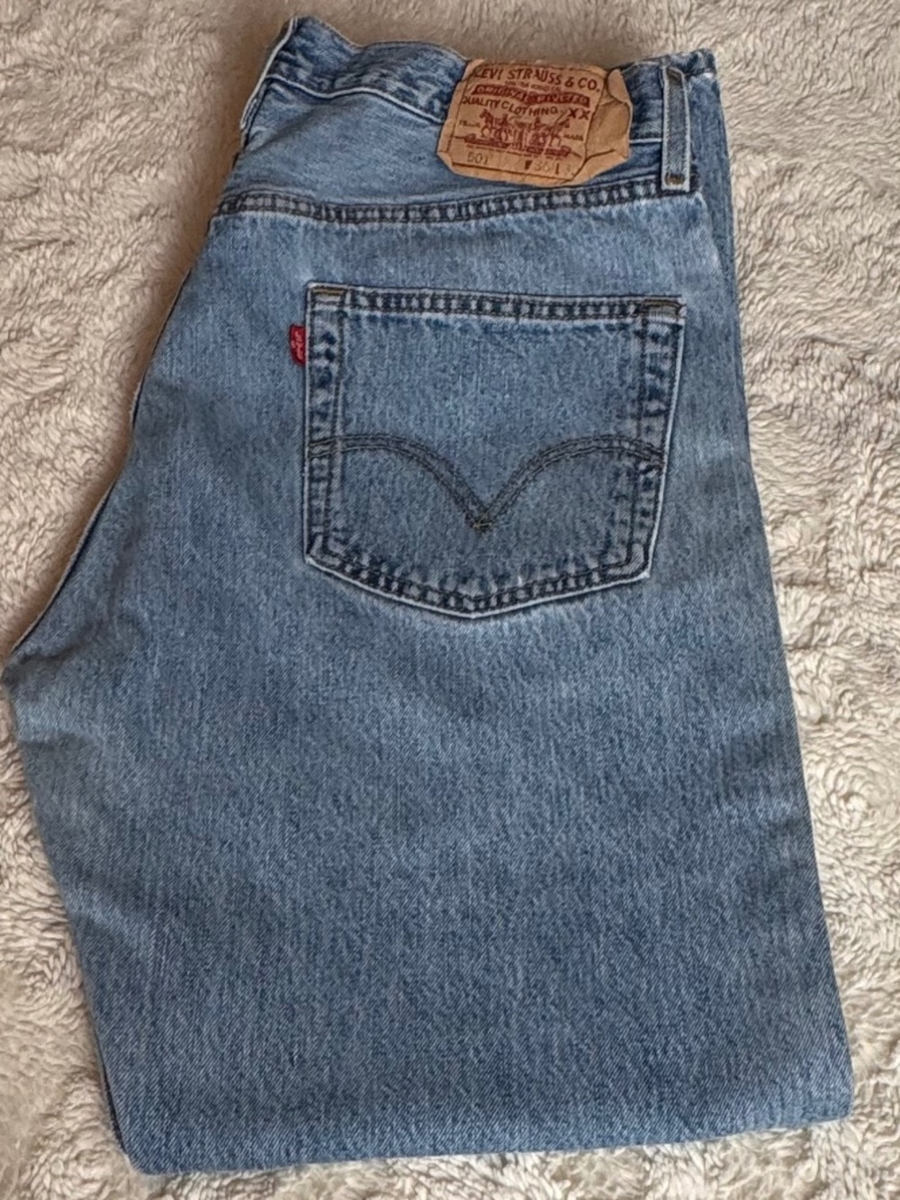 Levi’s 501 Original Fit Jeans Men’s 36x30 Light Wash Button Fly Straight Leg Den